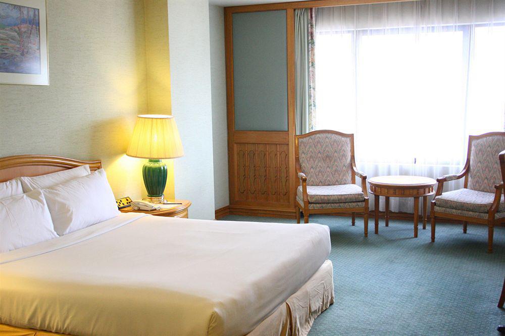 The Puteri Pacific Johor Bahru Hotel Exterior photo